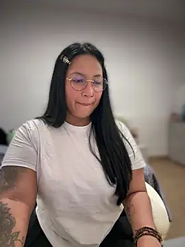 Snapshot of DannaaMeliza chatting on 01-27-25, 01:09 DannaaMeliza online show from 01-27-25, 01:09