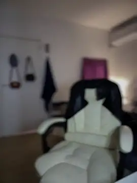 Snapshot of DannaaMeliza chatting on 03-15-25, 11:51 DannaaMeliza online show from 03-15-25, 11:51