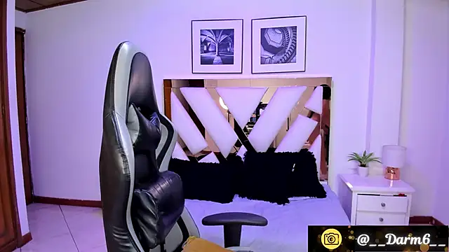 Snapshot of Lia_Simons chatting on 01-08-25, 02:46 Lia Simons online show from 01-08-25, 02:46