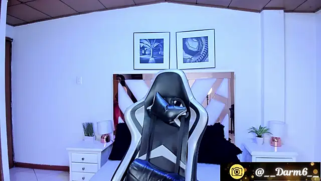 Snapshot of Lia_Simons chatting on 02-06-25, 05:57 Lia Simons online show from 02-06-25, 05:57