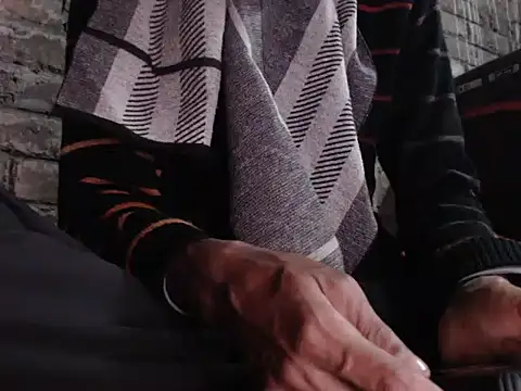 Snapshot of ThethunderPo chatting on 12-26-24, 02:48 ThethunderPo online show from 12-26-24, 02:48