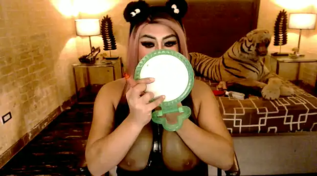 Snapshot of LavictoriaFox chatting on 01-30-25, 10:40 LavictoriaFox online show from 01-30-25, 10:40