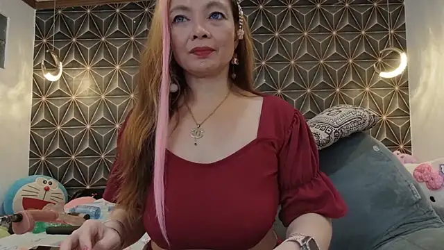 Snapshot of yummymeily chatting on 10-10-25, 12:48 yummymeily online show from 10-10-25, 12:48