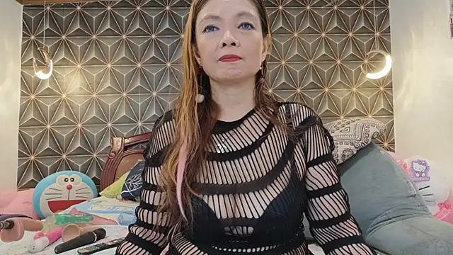 Snapshot of yummymeily chatting on 10-18-25, 10:27 yummymeily online show from 10-18-25, 10:27