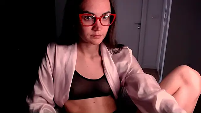 EvelynGG online show from 05-05-26, 10:56