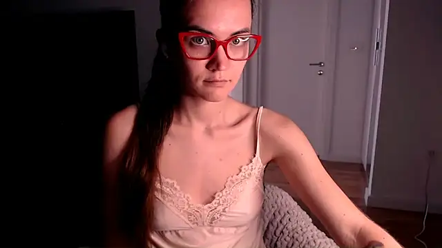 EvelynGG online show from 05-10-26, 09:58