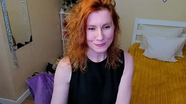 FoxySophia online show from 12-19-25, 11:39