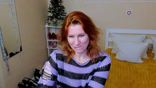 FoxySophia online show from 12-19-25, 11:45