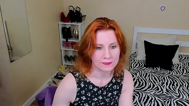 FoxySophia online show from 05-05-26, 06:16