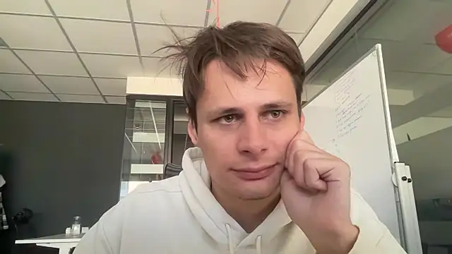 Snapshot of Sunning3 chatting on 02-14-25, 08:21 Sunning3 online show from 02-14-25, 08:21