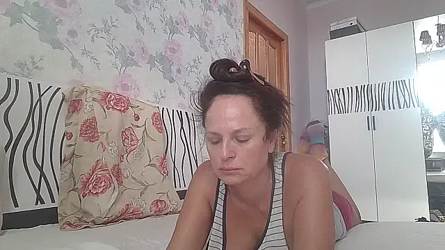 LindaStarS online show from 09-11-25, 01:33