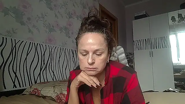 LindaStarS online show from 10-13-25, 11:54