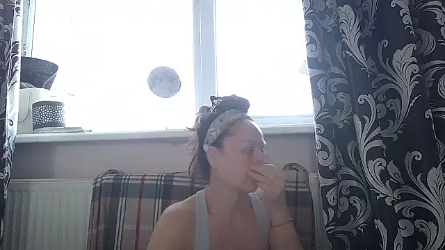 LindaStarS online show from 03-07-26, 05:37