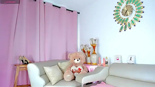 Snapshot of latinwondercockts chatting on 10-04-25, 12:25 latinwondercockts online show from 10-04-25, 12:25