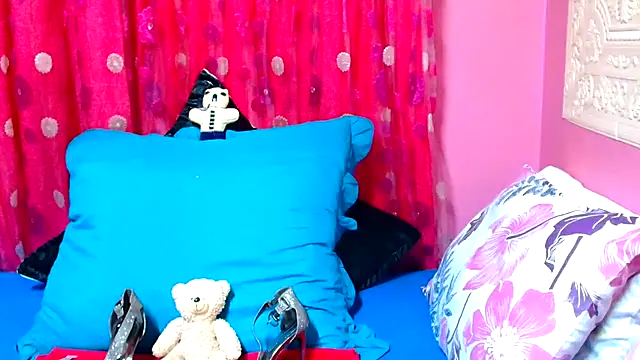SLUTTYROXY online show from 01-25-25, 09:04