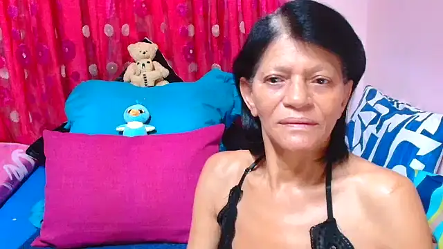 Snapshot of SLUTTYROXY chatting on 09-28-25, 03:56 SLUTTYROXY online show from 09-28-25, 03:56