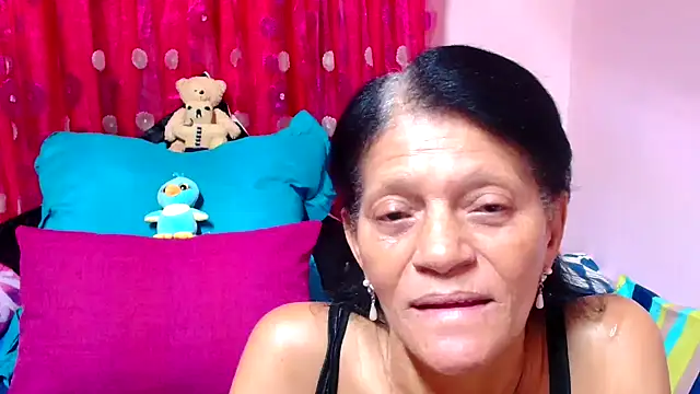 Snapshot of SLUTTYROXY chatting on 09-29-25, 05:56 SLUTTYROXY online show from 09-29-25, 05:56