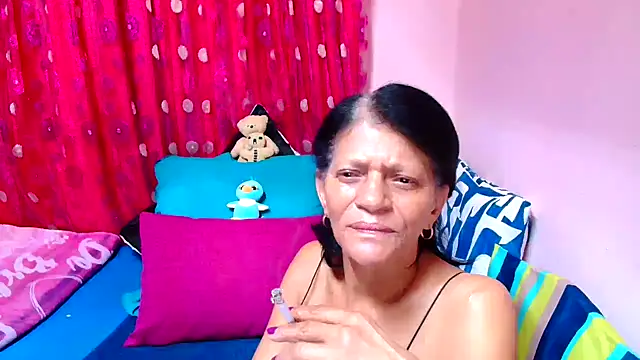 Snapshot of SLUTTYROXY chatting on 09-30-25, 06:24 SLUTTYROXY online show from 09-30-25, 06:24