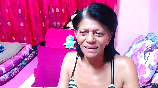 Snapshot of SLUTTYROXY chatting on 10-10-25, 04:06 SLUTTYROXY online show from 10-10-25, 04:06