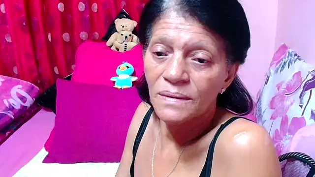 Snapshot of SLUTTYROXY chatting on 10-12-25, 05:39 SLUTTYROXY online show from 10-12-25, 05:39