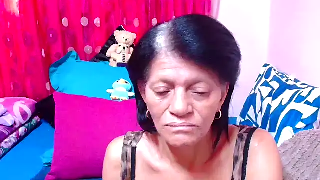 Snapshot of SLUTTYROXY chatting on 10-21-25, 07:31 SLUTTYROXY online show from 10-21-25, 07:31