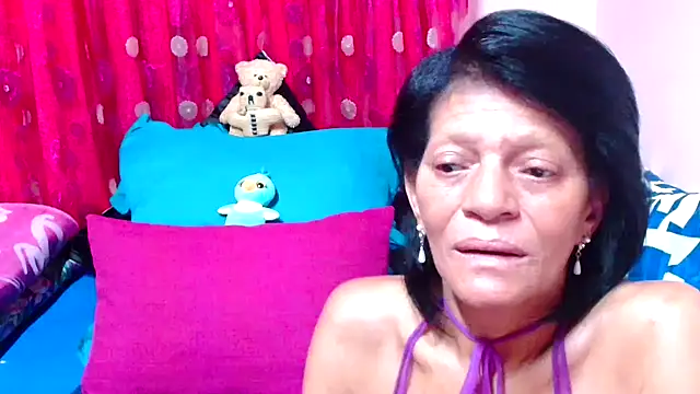 Snapshot of SLUTTYROXY chatting on 10-24-25, 05:26 SLUTTYROXY online show from 10-24-25, 05:26