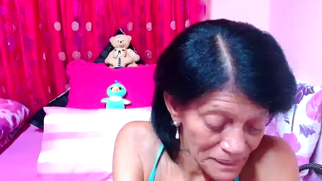 Snapshot of SLUTTYROXY chatting on 10-30-25, 07:14 SLUTTYROXY online show from 10-30-25, 07:14