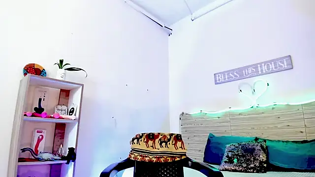 Snapshot of lilahSweet chatting on 01-25-25, 03:20 lilahSweet online show from 01-25-25, 03:20