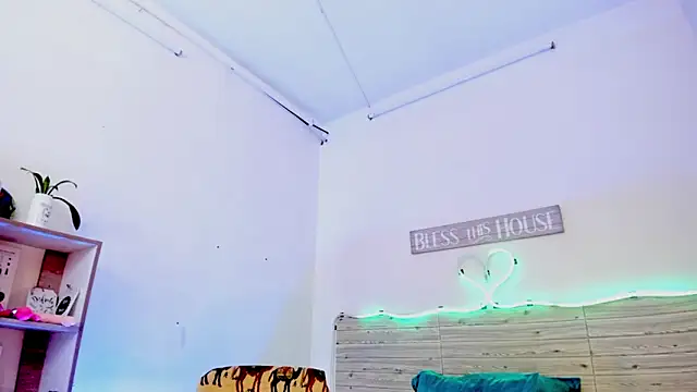 Snapshot of lilahSweet chatting on 01-29-25, 05:35 lilahSweet online show from 01-29-25, 05:35