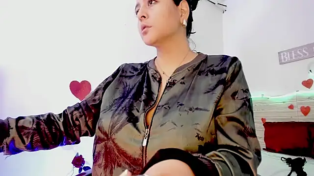 Snapshot of lilahSweet chatting on 02-15-25, 02:55 lilahSweet online show from 02-15-25, 02:55