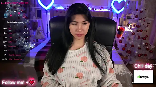 Snapshot of EmilyCandyy chatting on 12-17-24, 10:34 EmilyCandyy online show from 12-17-24, 10:34