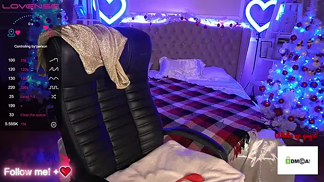 Snapshot of EmilyCandyy chatting on 12-31-24, 08:04 EmilyCandyy online show from 12-31-24, 08:04