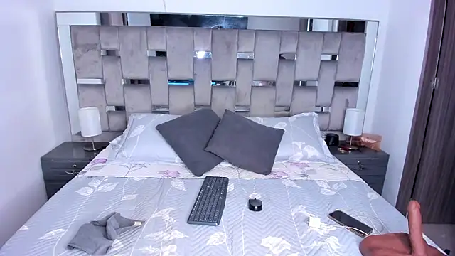 Snapshot of Cammiila chatting on 02-03-25, 05:46 Cammiila online show from 02-03-25, 05:46