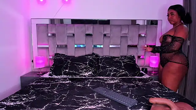 Snapshot of Cammiila chatting on 03-13-25, 07:39 Cammiila online show from 03-13-25, 07:39