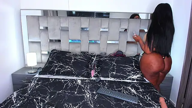 Snapshot of Cammiila chatting on 09-20-25, 10:49 Cammiila online show from 09-20-25, 10:49