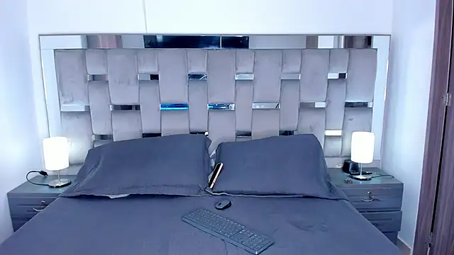 Snapshot of Cammiila chatting on 10-07-25, 03:20 Cammiila online show from 10-07-25, 03:20