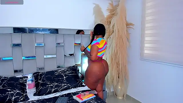 Cammiila online show from 06-23-26, 01:53
