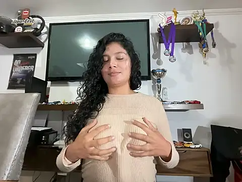 Snapshot of kinky_mila@xh chatting on 03-06-26, 02:08 kinky milaxh online show from 03-06-26, 02:08