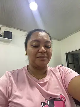 Snapshot of yanza2002 chatting on 10-06-25, 11:24 yanza2002 online show from 10-06-25, 11:24