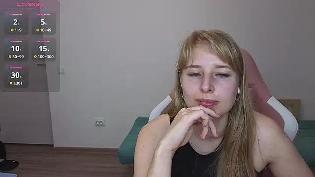 Snapshot of Jessy_Ginger chatting on 09-28-25, 04:23 Jessy Ginger online show from 09-28-25, 04:23