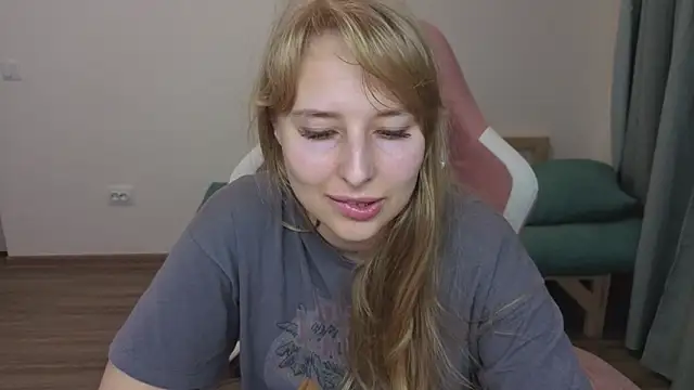 Snapshot of Jessy_Ginger chatting on 10-17-25, 02:30 Jessy Ginger online show from 10-17-25, 02:30