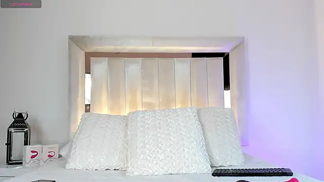 SUSIEPOWELL online show from 12-04-24, 09:57