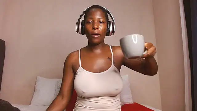 Snapshot of SoftRosee chatting on 07-12-26, 02:46 SoftRosee online show from 07-12-26, 02:46