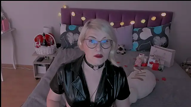 sabrinamacmarren online show from 02-14-25, 06:29