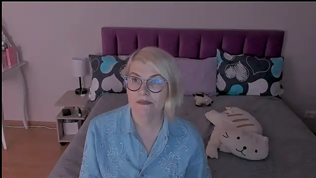 sabrinamacmarren online show from 02-23-25, 03:51