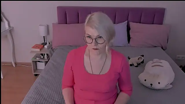 sabrinamacmarren online show from 03-12-25, 02:34