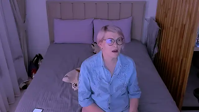 sabrinamacmarren online show from 03-13-26, 06:36