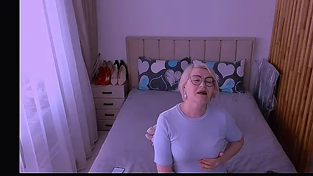 Snapshot of sabrinamacmarren chatting on 05-11-26, 04:04 sabrinamacmarren online show from 05-11-26, 04:04