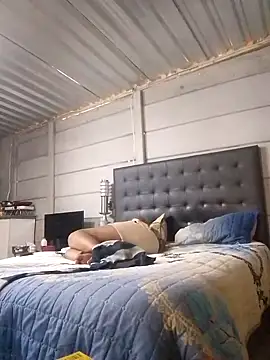 Snapshot of yhornety chatting on 09-26-25, 12:53 yhornety online show from 09-26-25, 12:53