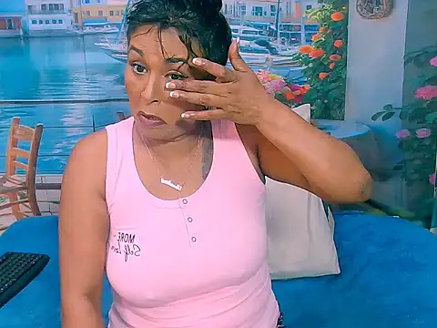 Snapshot of indiansparkle chatting on 10-14-25, 05:03 indiansparkle online show from 10-14-25, 05:03